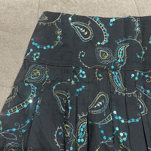 🥰🥰Beautiful Sequined Skirt🥰🥰 - Picture 3 of 7